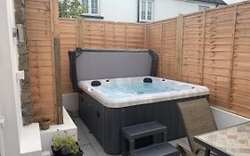 Glebe Cottage - 2 Bedroom Holiday Home - St Florence